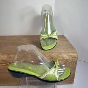 Charles By Charles David Lime Green Wedge Slip On Sandal 8M Retro 70s Dainty Bow